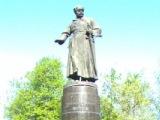 Михаилу Васильевичу Фрунзе , памятник, расположенный в сквере на берегу реки Уводь